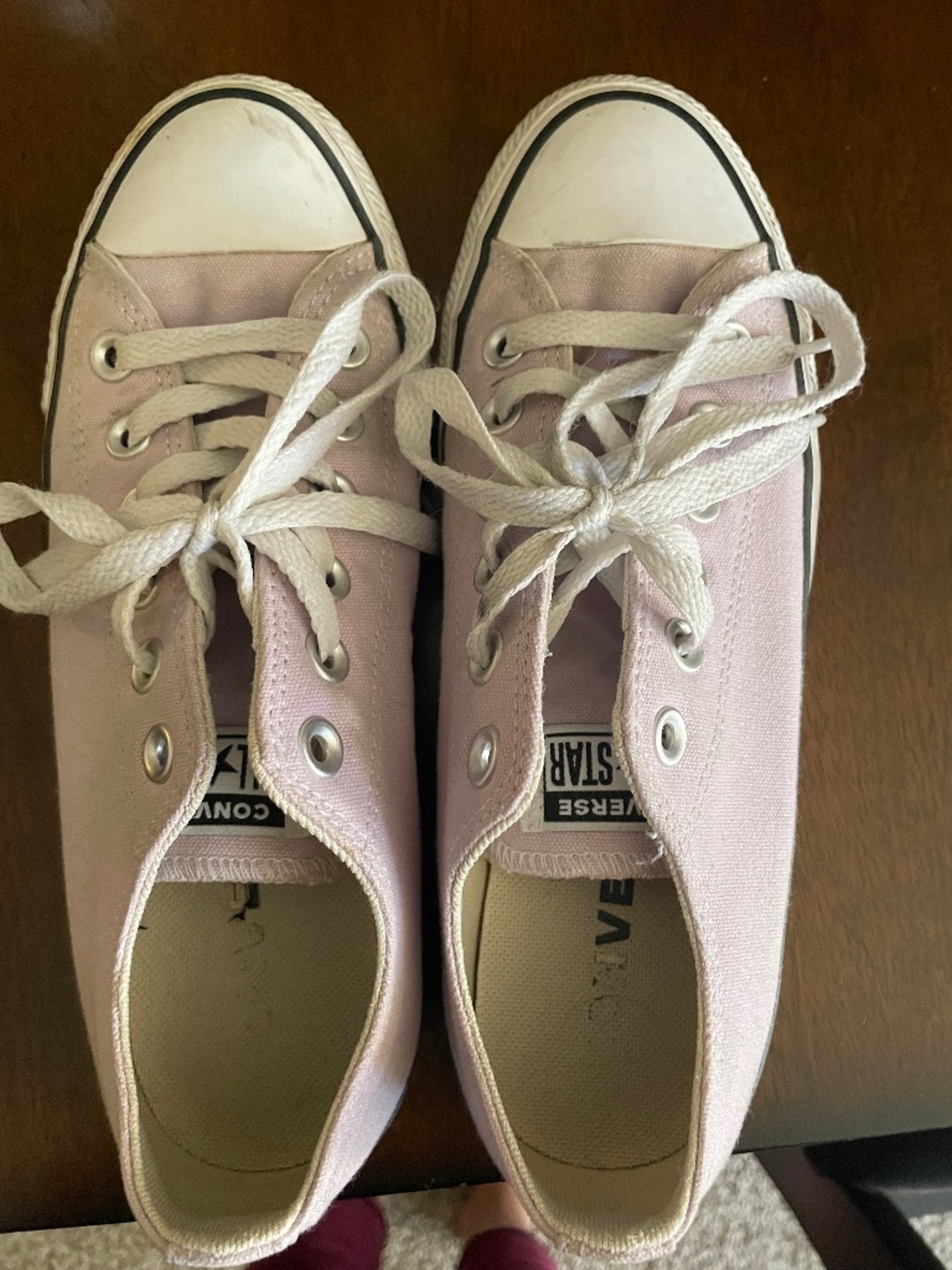 Woman’s Converse All Star